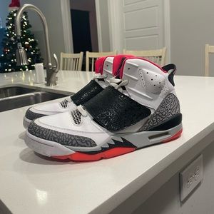 Men’s Jordan Son of Mars Hot Lava Sz 11.5